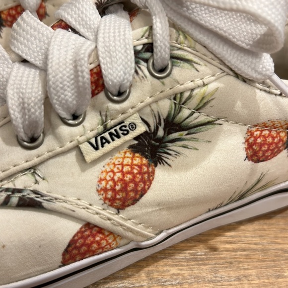 Vans. Pinapple Print.  Women’s 5 - Picture 15 of 15